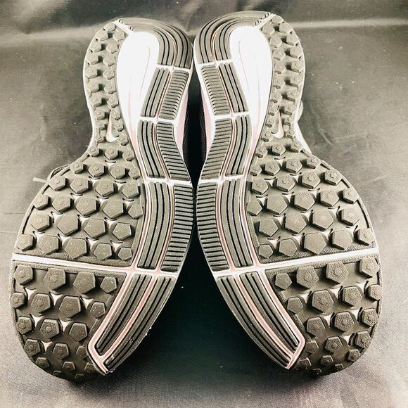 EXCELLENT Condition NIKE Air Zoom Pegasus 33 Grey White Black Womens 9.5 US 41 - Picture 5 of 7